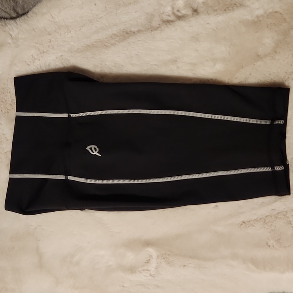 P'tula Yvette Pocket Short 8-inch - NWOT - Picture 3 of 8